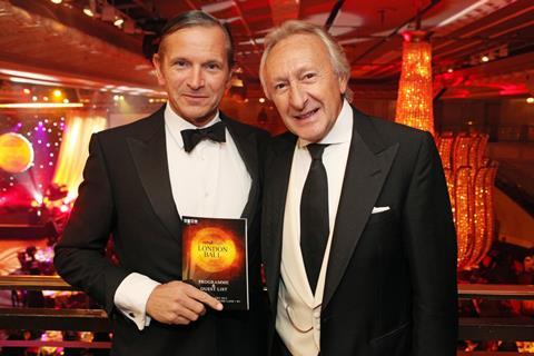 Retail_Trust_Ball_04